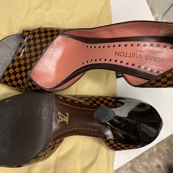 LV Damier patent Leather pumps - Picture 14 of 16